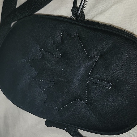 Team Canada Lululemon Crossbody - Picture 2 of 6